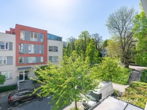 Pronájem bytu 1+kk, Praha, Trmická, 36 m2