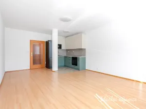 Pronájem bytu 1+kk, Praha - Prosek, Trmická, 36 m2