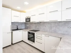 Pronájem bytu 2+kk, Praha - Černý Most, Breitcetlova, 45 m2