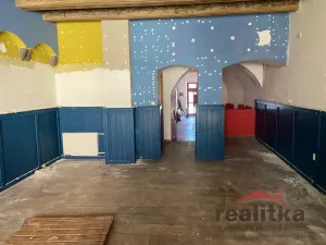 Pronájem obchodního prostoru, Opava - Město, Dolní náměstí, 180 m2