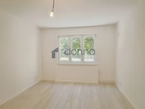 Pronájem bytu 2+1, Praha, Dubečská, 73 m2
