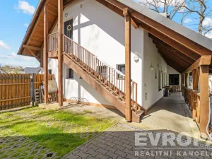 Pronájem komerční nemovitosti, Okrouhlička, 572 m2