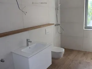 Pronájem bytu 2+kk, Hluboká nad Vltavou, Karla Čapka, 51 m2