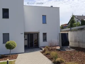 Pronájem bytu 2+kk, Hluboká nad Vltavou, Karla Čapka, 51 m2