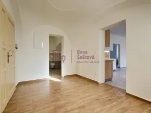 Pronájem bytu 2+kk, Jindřichův Hradec - Jindřichův Hradec I, nám. Míru, 72 m2
