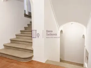Pronájem bytu 2+kk, Jindřichův Hradec - Jindřichův Hradec I, nám. Míru, 72 m2