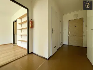 Pronájem bytu 2+kk, Praha - Kobylisy, Frýdlantská, 43 m2