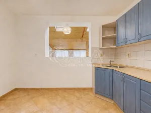 Pronájem komerční nemovitosti, Hostomice, Tyršovo náměstí, 290 m2