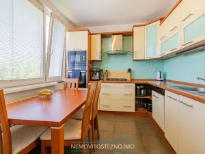 Prodej bytu 3+1, Znojmo, Dukelských bojovníků, 71 m2
