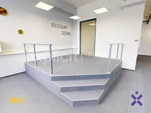 Pronájem kanceláře, Zlín, Vavrečkova, 421 m2