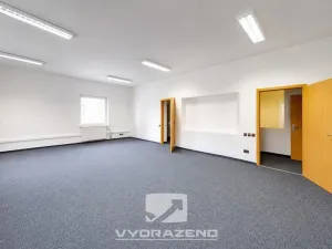 Prodej kanceláře, Mladá Boleslav - Mladá Boleslav IV, Ptácká, 1800 m2