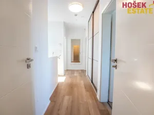 Pronájem rodinného domu, Holubice, 122 m2