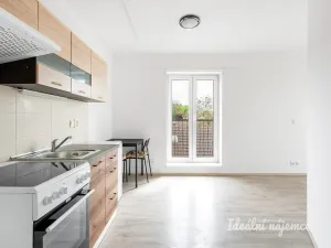 Pronájem bytu 1+kk, Škvorec - Třebohostice, 23 m2