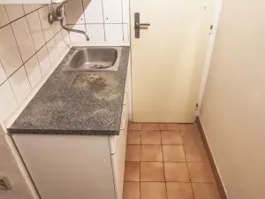 Pronájem bytu 1+kk, Praha - Vršovice, Charkovská, 25 m2