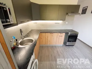 Prodej bytu 3+1, Lnáře, 82 m2