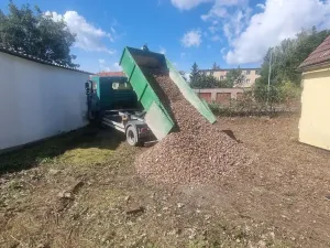 Pronájem komerčního pozemku, Praha, Na záhonech, 908 m2