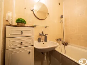 Prodej bytu 1+1, Praha, Valentova, 44 m2