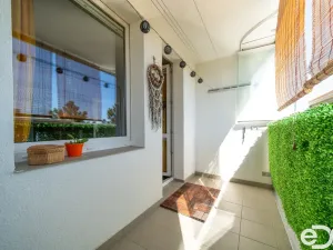 Prodej bytu 1+1, Praha, Valentova, 44 m2
