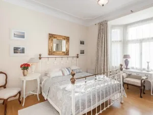 Pronájem bytu 2+kk, Praha - Bubeneč, Ovenecká, 56 m2