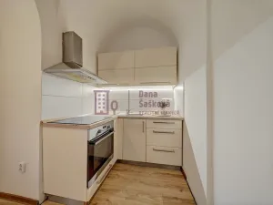 Pronájem bytu 1+1, Jindřichův Hradec - Jindřichův Hradec I, nám. Míru, 40 m2