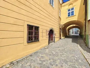 Pronájem bytu 2+1, Jindřichův Hradec - Jindřichův Hradec I, nám. Míru, 40 m2