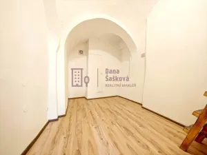 Pronájem bytu 2+1, Jindřichův Hradec - Jindřichův Hradec I, nám. Míru, 40 m2