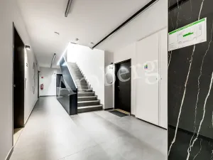 Pronájem bytu 1+kk, Praha - Karlín, U Sluncové, 33 m2