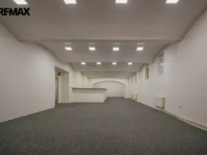 Pronájem obchodního prostoru, Hradec Králové, Československé armády, 213 m2