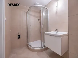 Prodej bytu 1+kk, Praha - Háje, Sochorcova, 33 m2