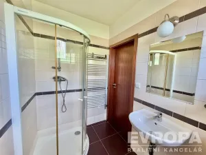 Prodej rodinného domu, Břežany II, 145 m2