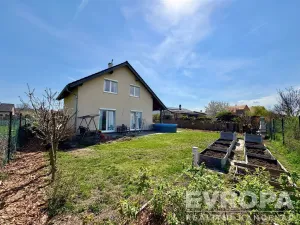 Prodej rodinného domu, Břežany II, 145 m2