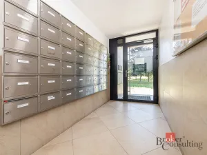 Prodej bytu 3+kk, Praha - Karlín, U Sluncové, 78 m2