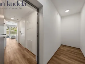 Pronájem bytu 1+kk, Brno - Komín, Bystrcká, 33 m2