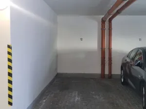 Pronájem garážového stání, Olomouc, Peškova, 12 m2