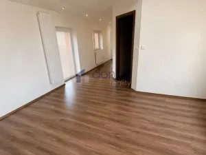 Pronájem bytu 2+1, Praha, Kutnohorská, 68 m2