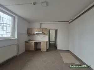 Pronájem obchodního prostoru, Praha - Uhříněves, Přátelství, 626 m2