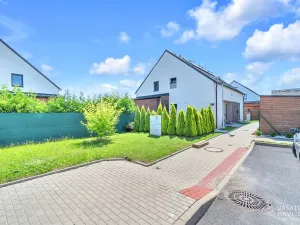 Pronájem bytu 3+kk, Lochenice, 103 m2