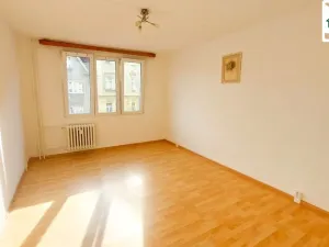 Pronájem bytu 2+1, Cheb, Valdštejnova, 60 m2