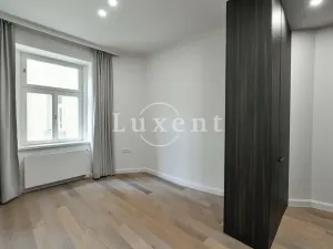 Pronájem bytu 4+kk, Praha - Vinohrady, náměstí Jiřího z Poděbrad, 107 m2