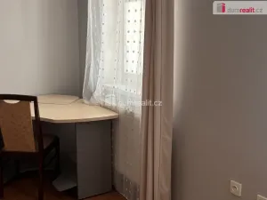 Pronájem bytu 2+kk, Praha - Kobylisy, Zenklova, 43 m2