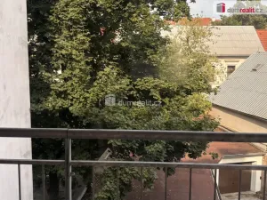 Pronájem bytu 2+kk, Praha - Kobylisy, Zenklova, 43 m2