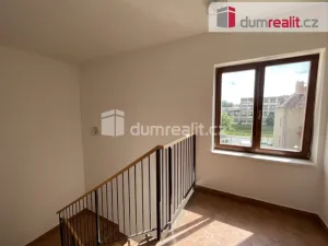 Pronájem bytu 2+1, Opava - Kateřinky, Kolofíkovo nábřeží, 48 m2