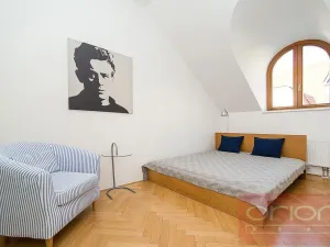 Pronájem bytu 3+kk, Praha - Malá Strana, Vlašská, 75 m2