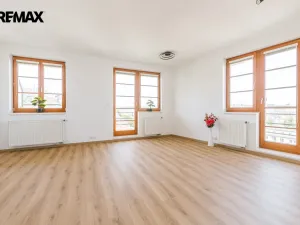 Pronájem bytu 1+kk, Praha - Břevnov, Zúžená, 37 m2