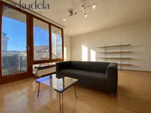 Pronájem bytu 1+kk, Brno, Mojmírovo náměstí, 40 m2