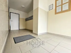 Prodej bytu 1+1, Praha - Háje, Matúškova, 30 m2