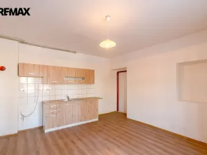 Pronájem obchodního prostoru, Hronov, Nádražní, 356 m2