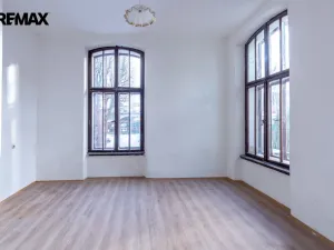 Pronájem obchodního prostoru, Hronov, Nádražní, 356 m2
