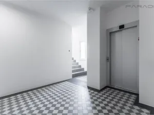Pronájem bytu 2+1, Praha - Karlín, 75 m2