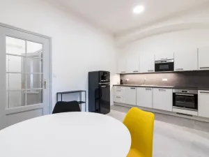 Pronájem bytu 2+1, Praha - Karlín, Sokolovská, 75 m2